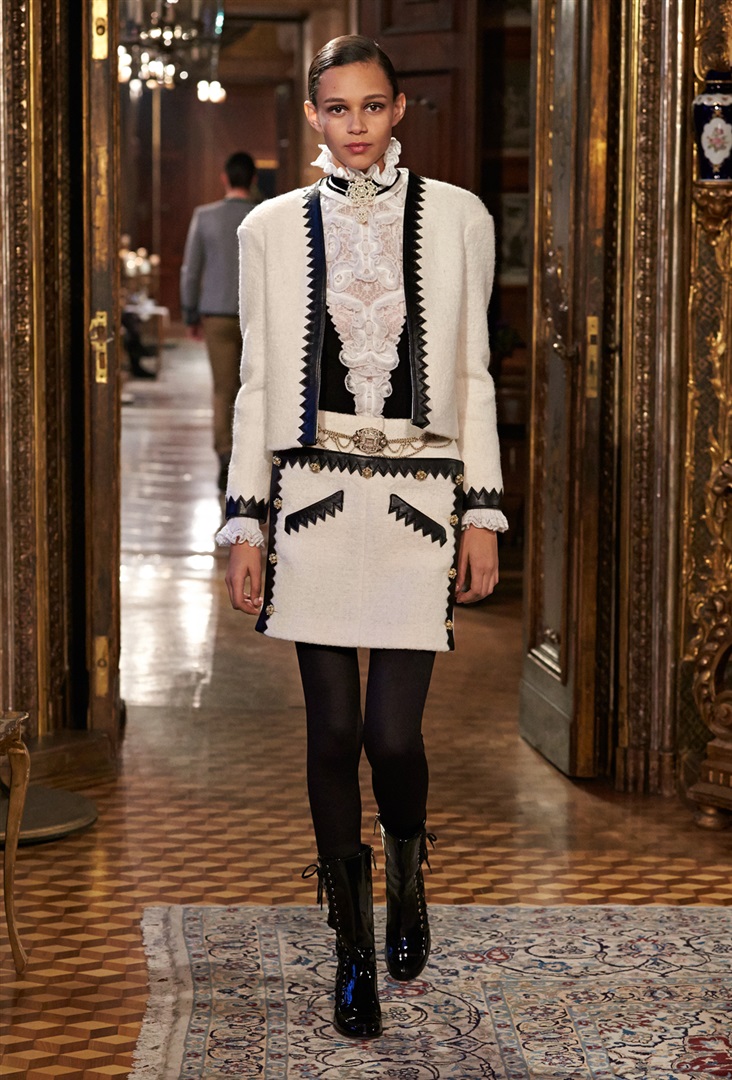 Chanel Métiers d'Art  2015 Pre-Fall