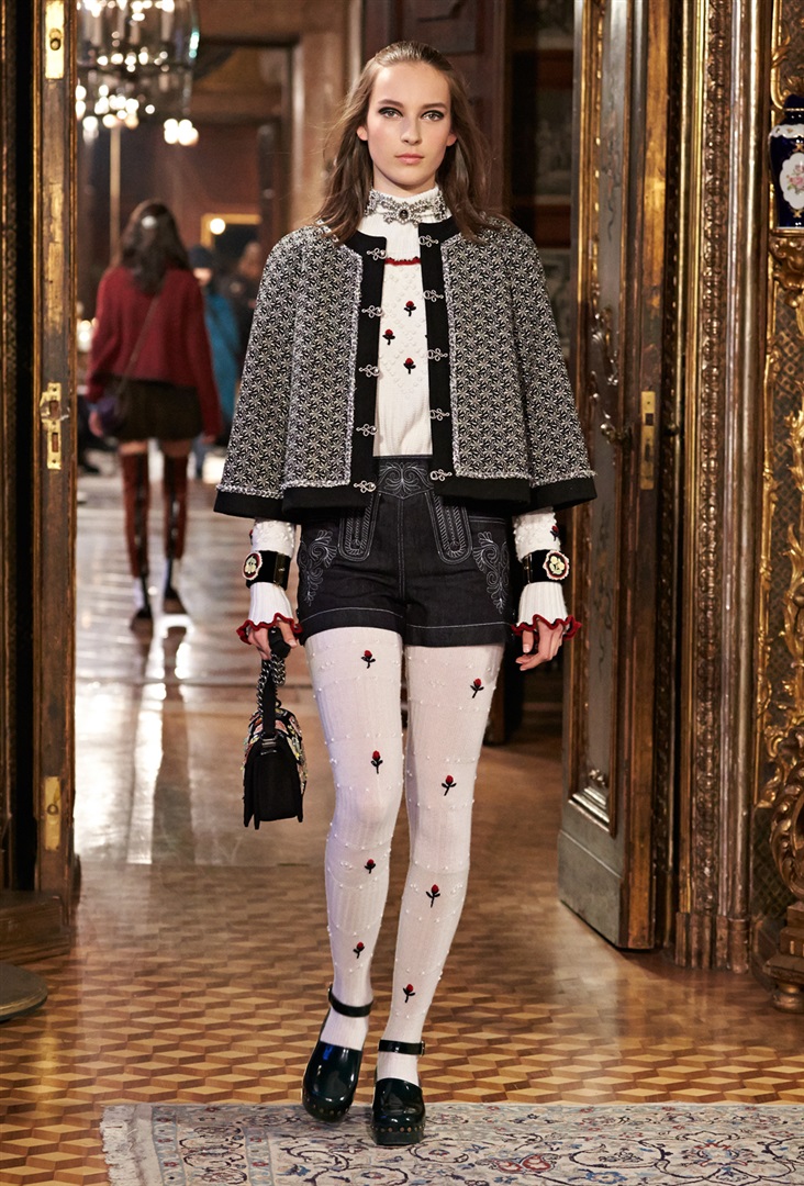 Chanel Métiers d'Art  2015 Pre-Fall