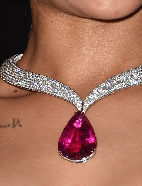 Rihanna'nın Diamond Ball Şıklığı 