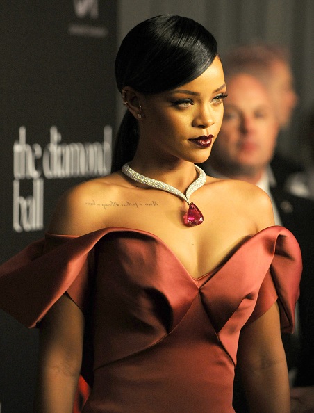 Rihanna'nın Diamond Ball Şıklığı 