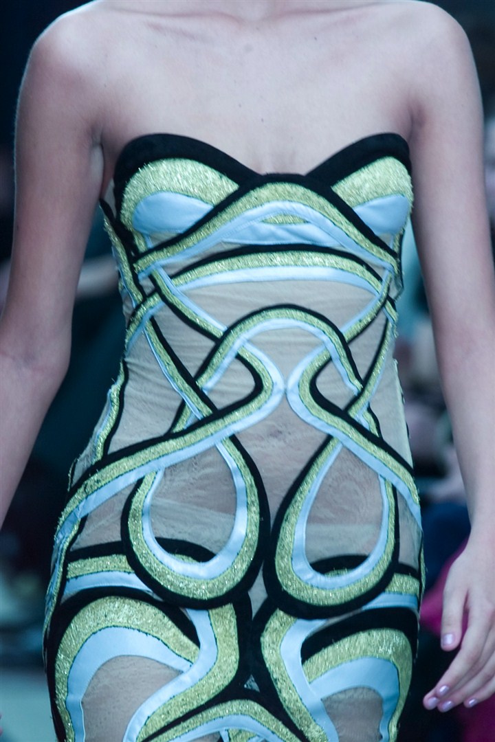 Versace, yedi yıl aradan sonra Ocak 2012'de couture takvimine adını yazdırdı.