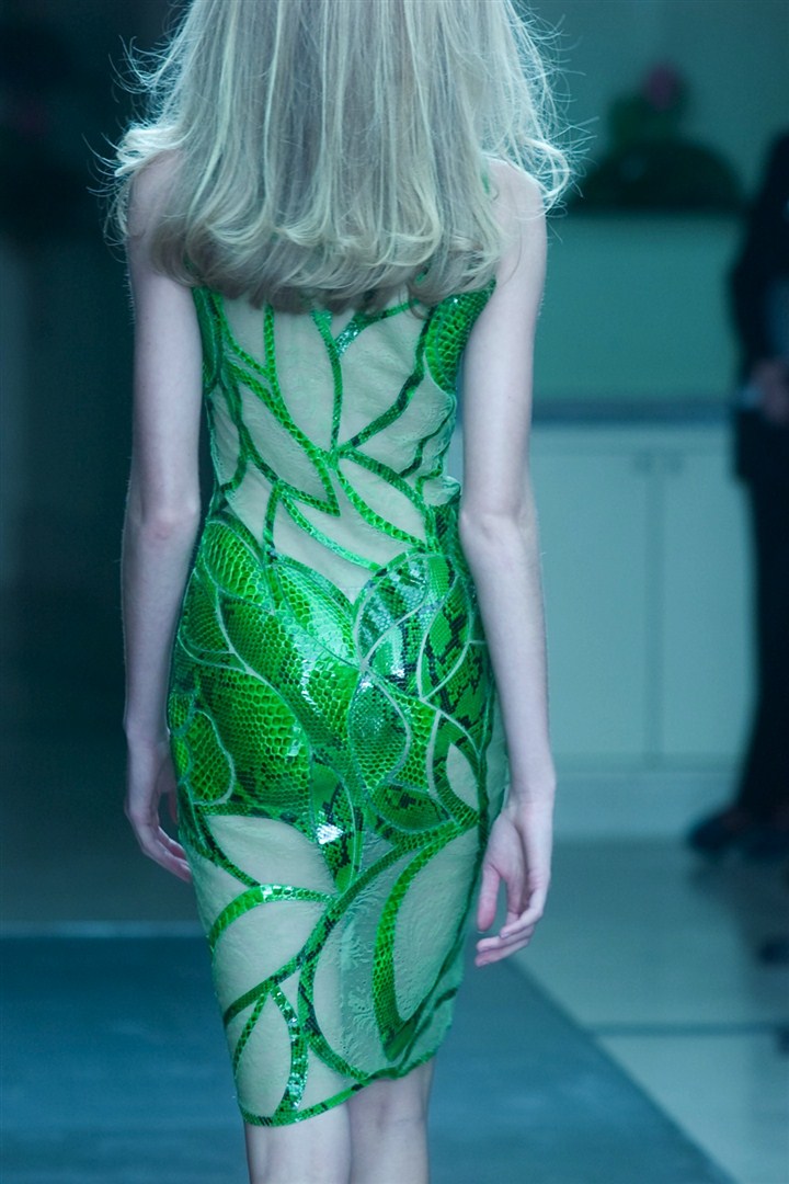 Versace, yedi yıl aradan sonra Ocak 2012'de couture takvimine adını yazdırdı.