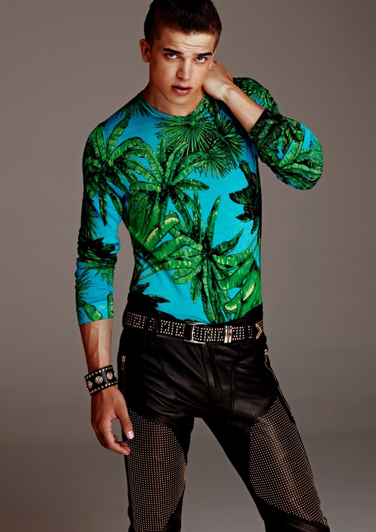 Versace for H&M defilesi New York'ta gerçekleşti. Koleksiyonu görmek için tıklayın.