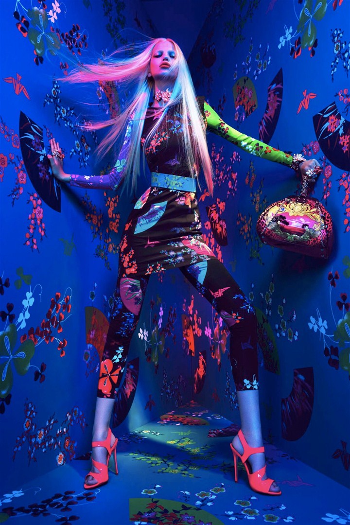 Versace for H&M defilesi New York'ta gerçekleşti. Koleksiyonu görmek için tıklayın.