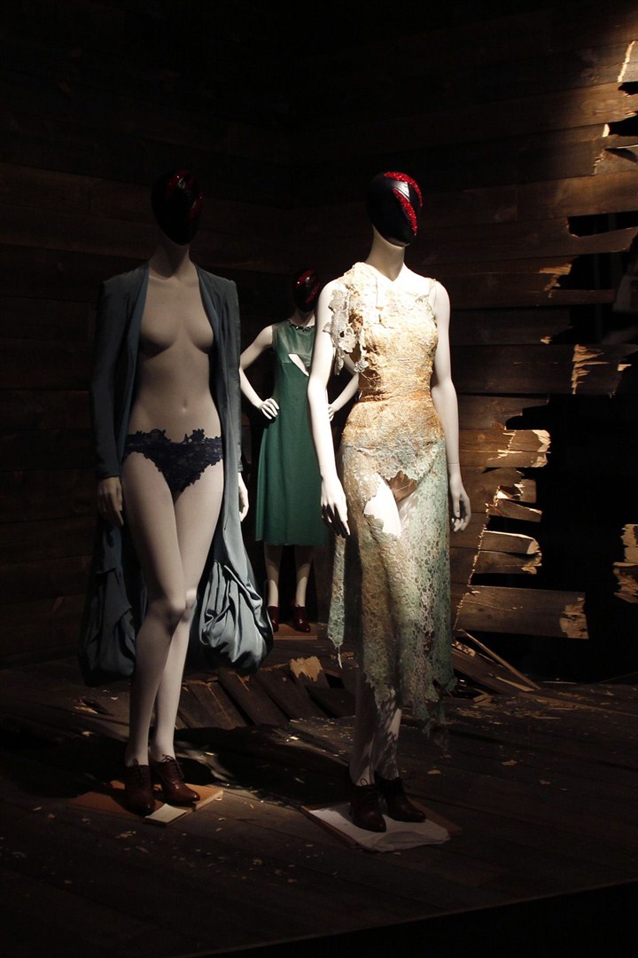 New York Metropolitan Müzesi'ndeki Alexander McQueen sergisi için son gün 7 Ağustos.