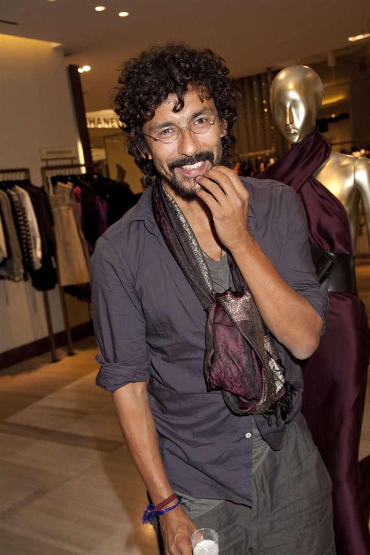 Haider Ackermann'ın koleksiyonu Saks Fifth Avenue'de satışa çıktı.