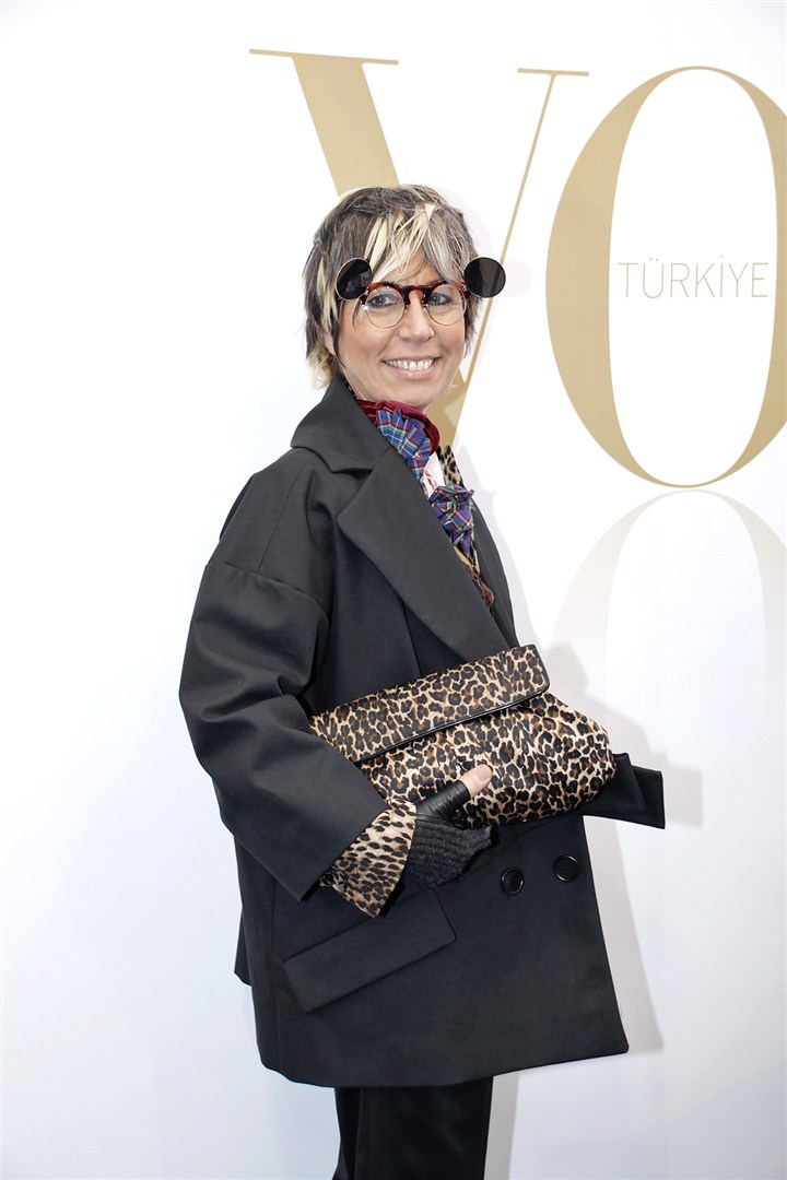 İstanbul Fashion Week 2011 defilelerini izlemeye gelen davetlilerin şıklığı