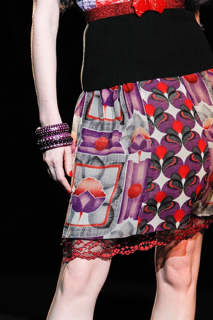 Anna Sui 2012 İlkbahar/Yaz Detay