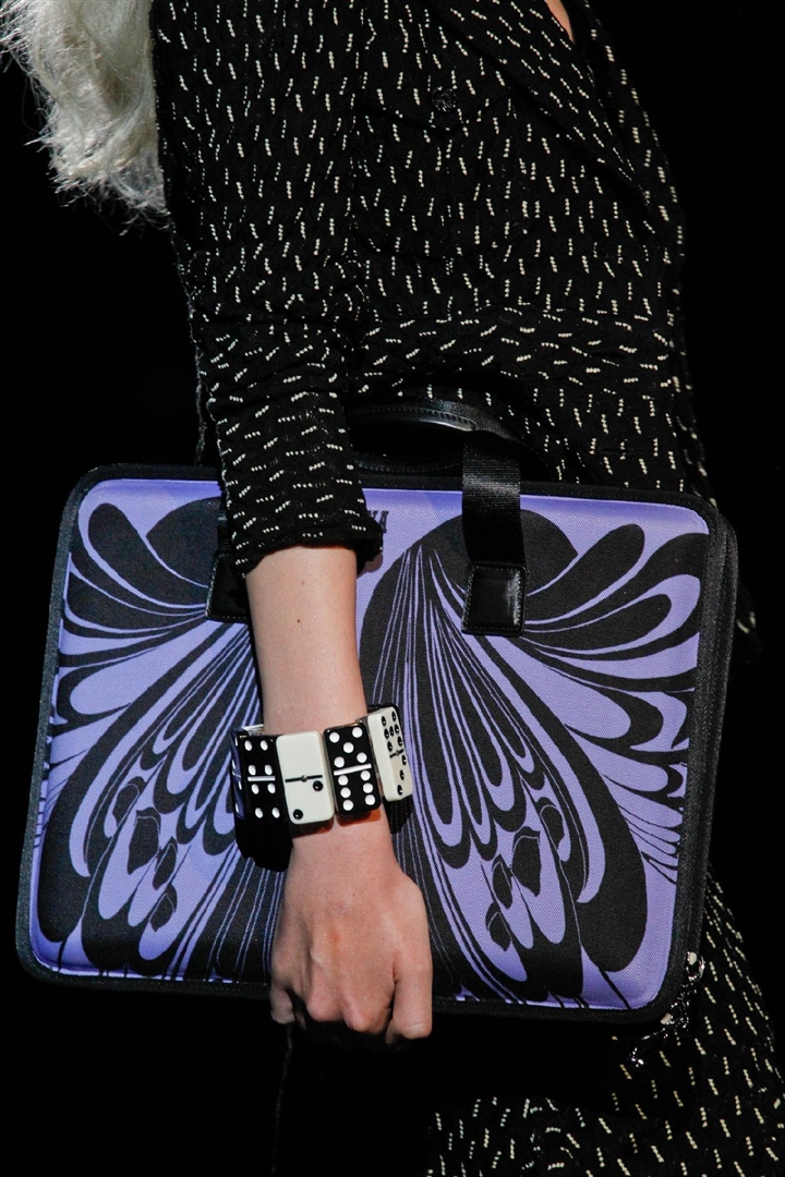 Anna Sui 2012 İlkbahar/Yaz Detay