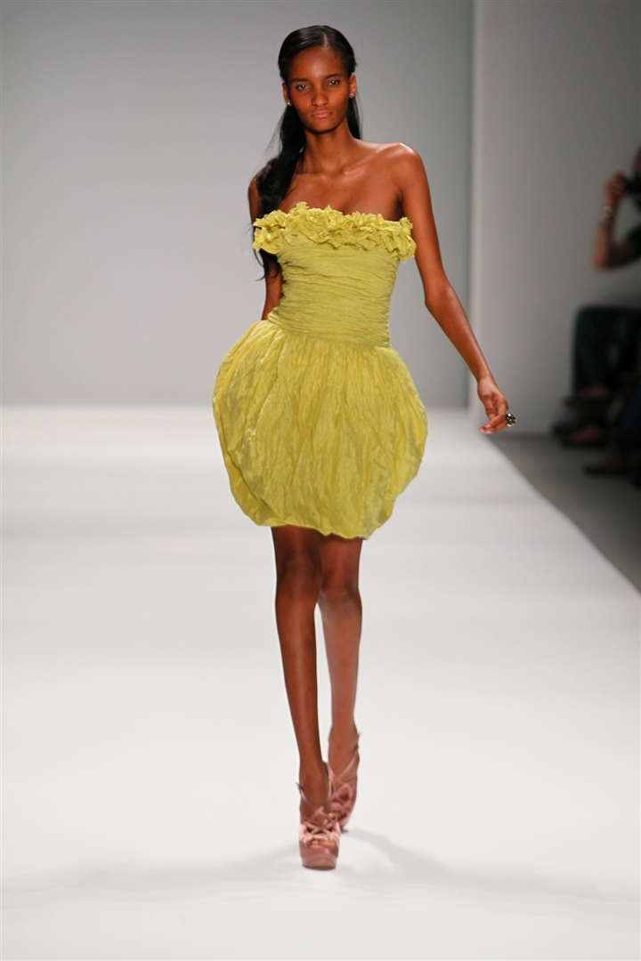 Tadashi Shoji 2012 İlkbahar/Yaz