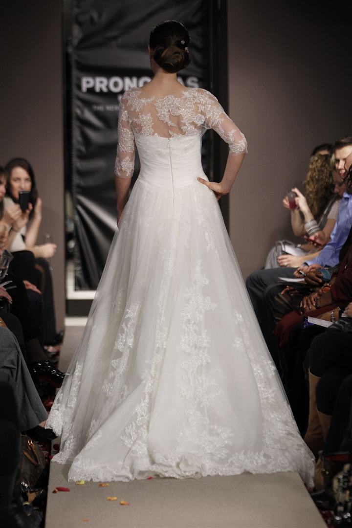 Pronovias 2012 İlkbahar/Yaz Gelinlik