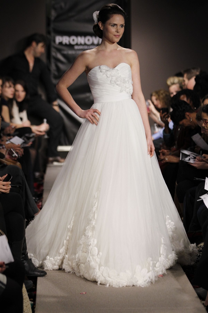 Pronovias 2012 İlkbahar/Yaz Gelinlik