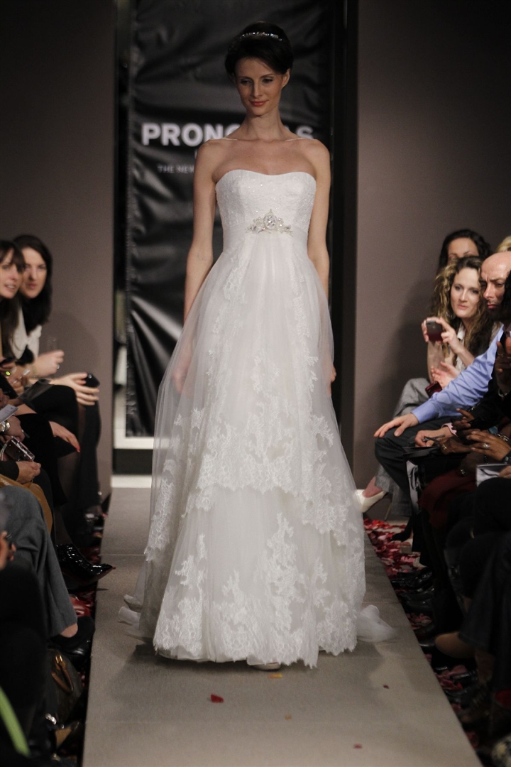 Pronovias 2012 İlkbahar/Yaz Gelinlik