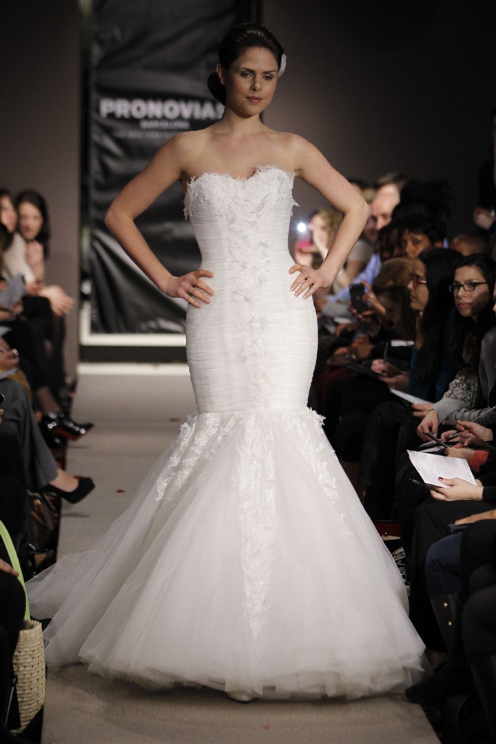 Pronovias 2012 İlkbahar/Yaz Gelinlik