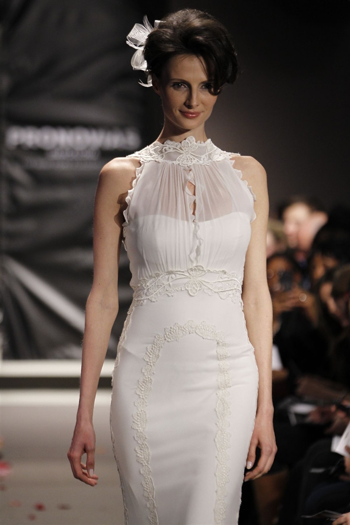 Pronovias 2012 İlkbahar/Yaz Gelinlik Detay