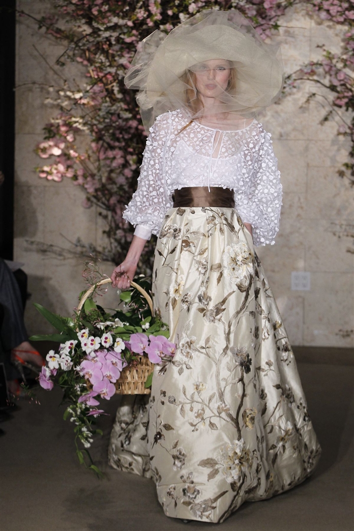 Oscar de la Renta 2012 İlkbahar/Yaz Gelinlik