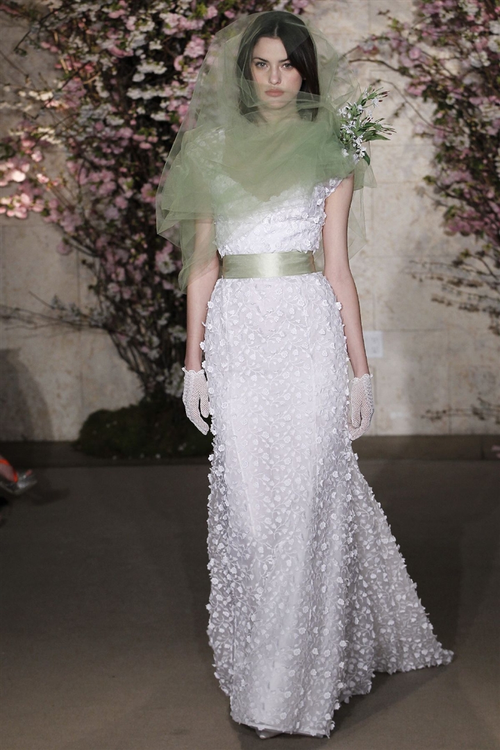 Oscar de la Renta 2012 İlkbahar/Yaz Gelinlik