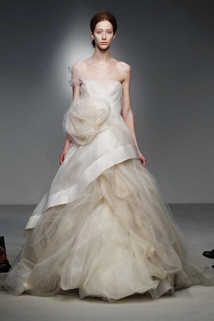 Vera Wang 2012 İlkbahar/Yaz Gelinlik