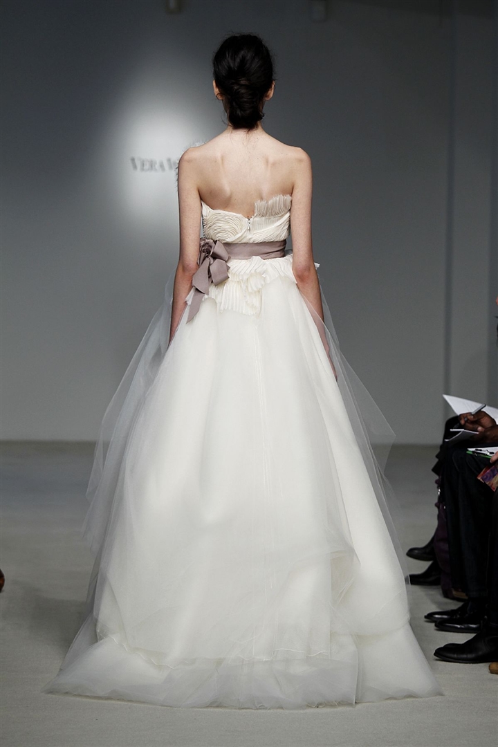 Vera Wang 2012 İlkbahar/Yaz Gelinlik