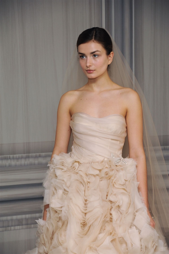 Monique Lhuillier 2012 İlkbahar/Yaz Gelinlik Detay