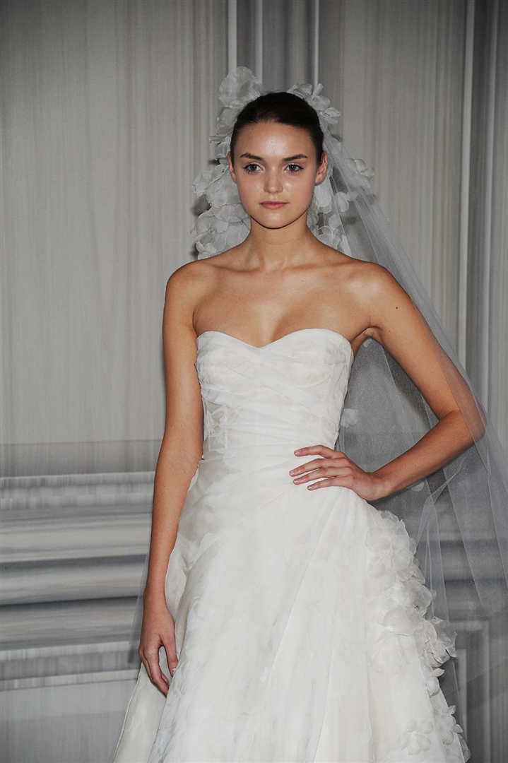 Monique Lhuillier 2012 İlkbahar/Yaz Gelinlik Detay