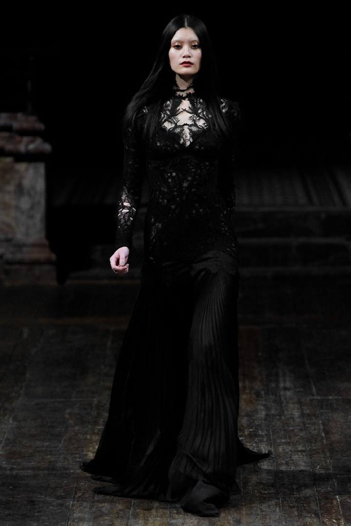 Julien Macdonald 2011-2012 Sonbahar/Kış