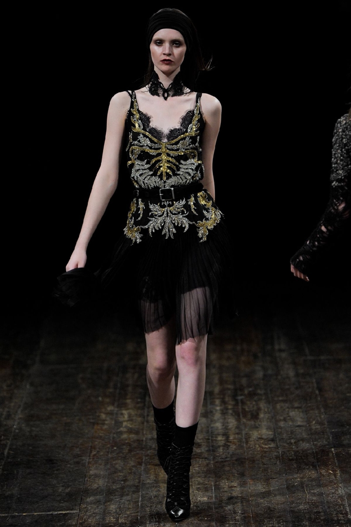 Julien Macdonald 2011-2012 Sonbahar/Kış