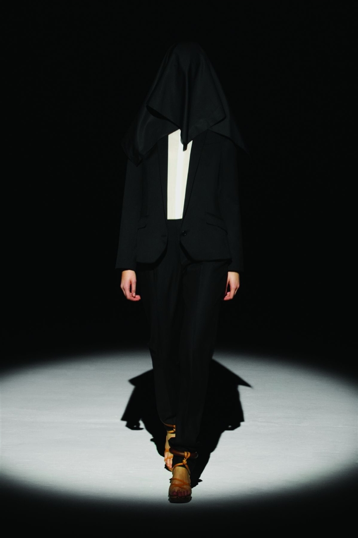 Hussein Chalayan 2011 İlkbahar/Yaz