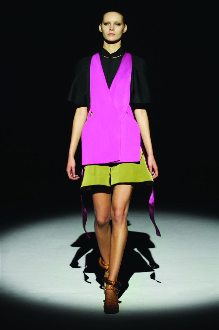 Hussein Chalayan 2011 İlkbahar/Yaz