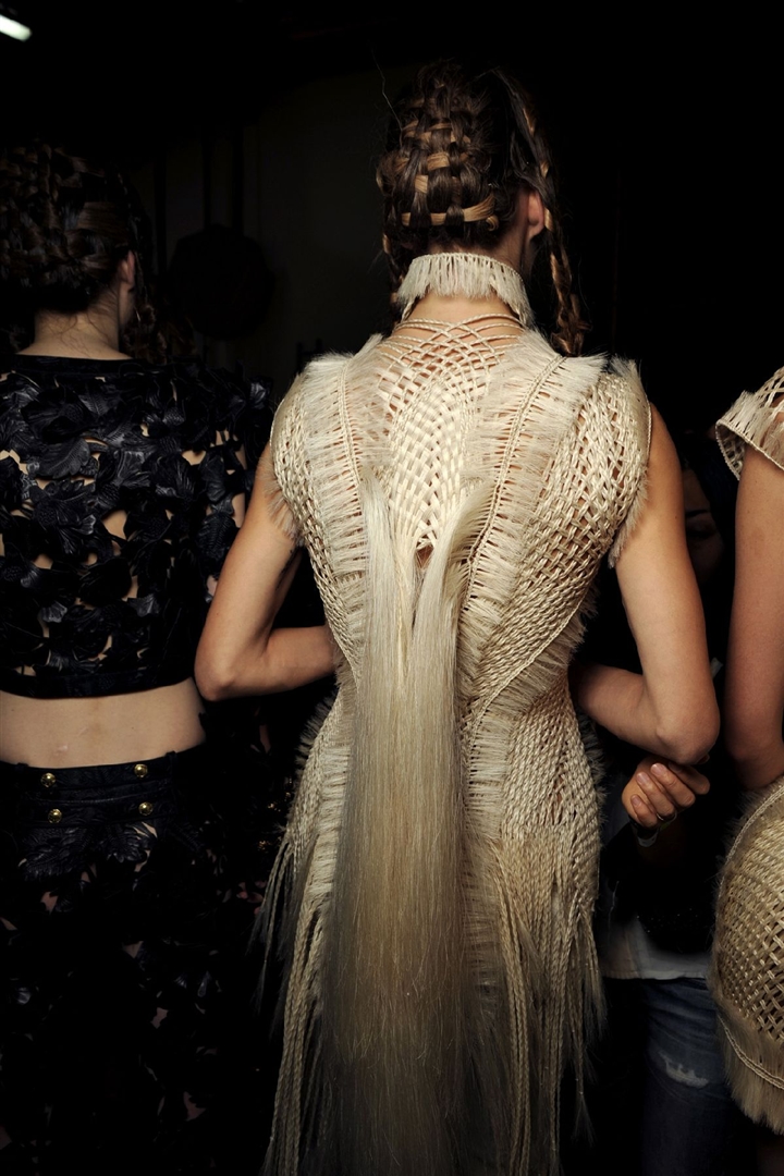 Alexander McQueen 2011 İlkbahar/Yaz Çekim Arkası