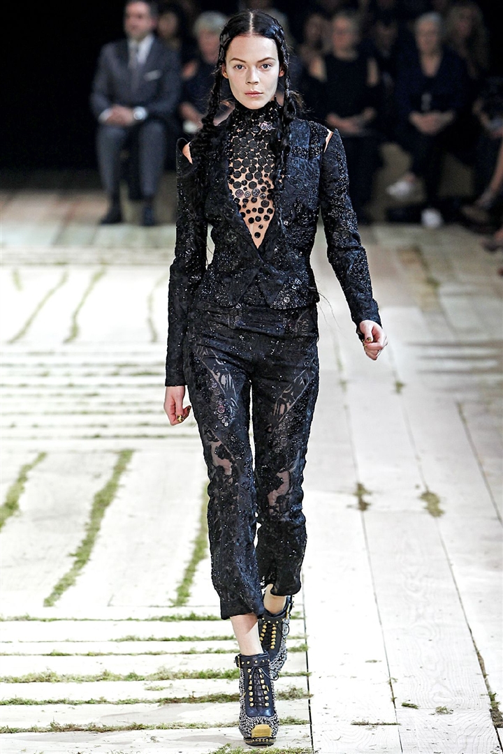 Alexander McQueen 2011 İlkbahar/Yaz