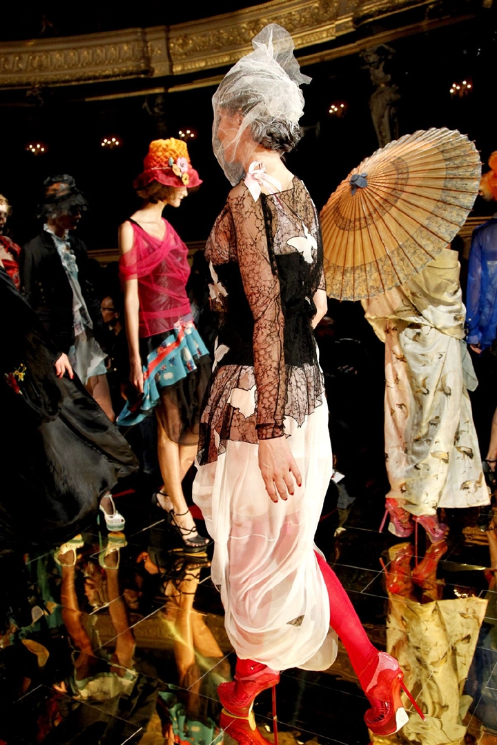 John Galliano 2011 İlkbahar/Yaz Detay