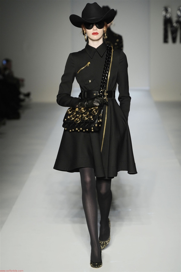 Moschino 2010-2011 Sonbahar/Kış