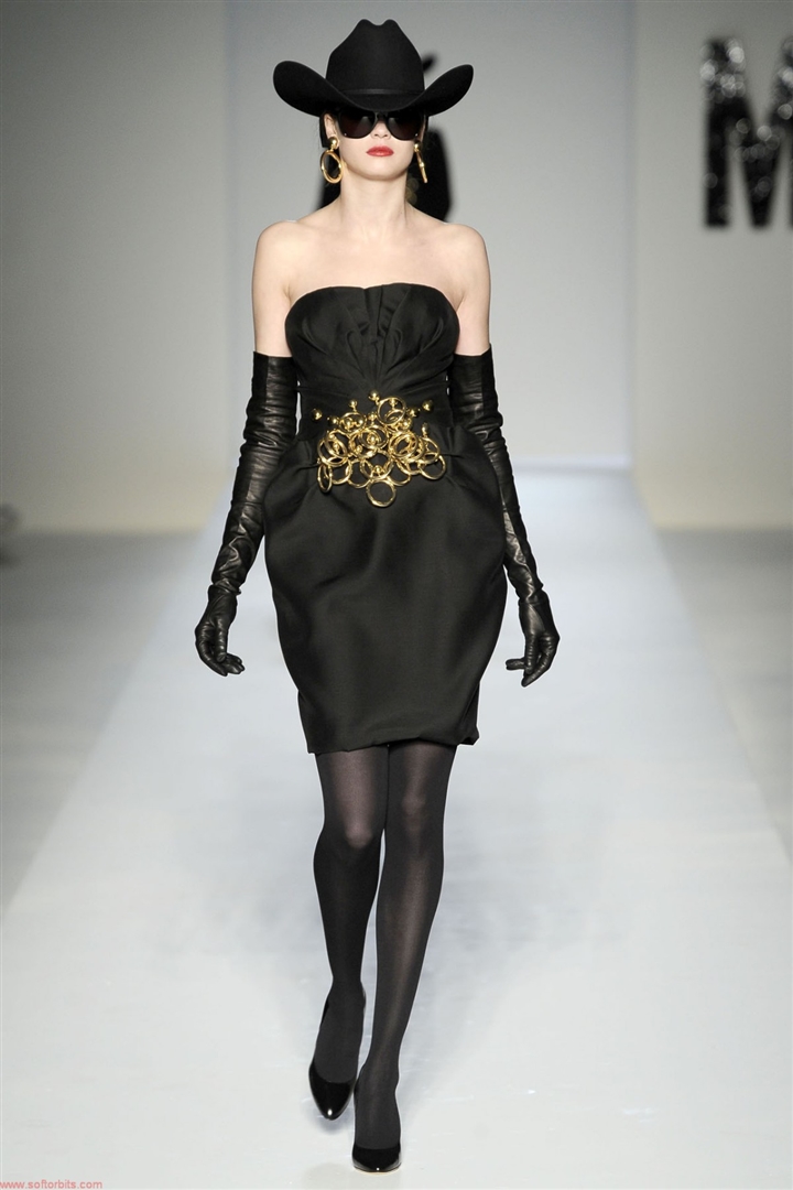 Moschino 2010-2011 Sonbahar/Kış