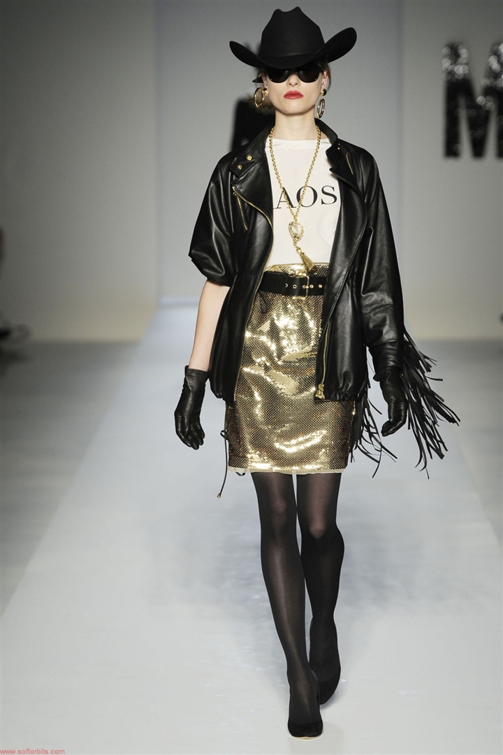 Moschino 2010-2011 Sonbahar/Kış