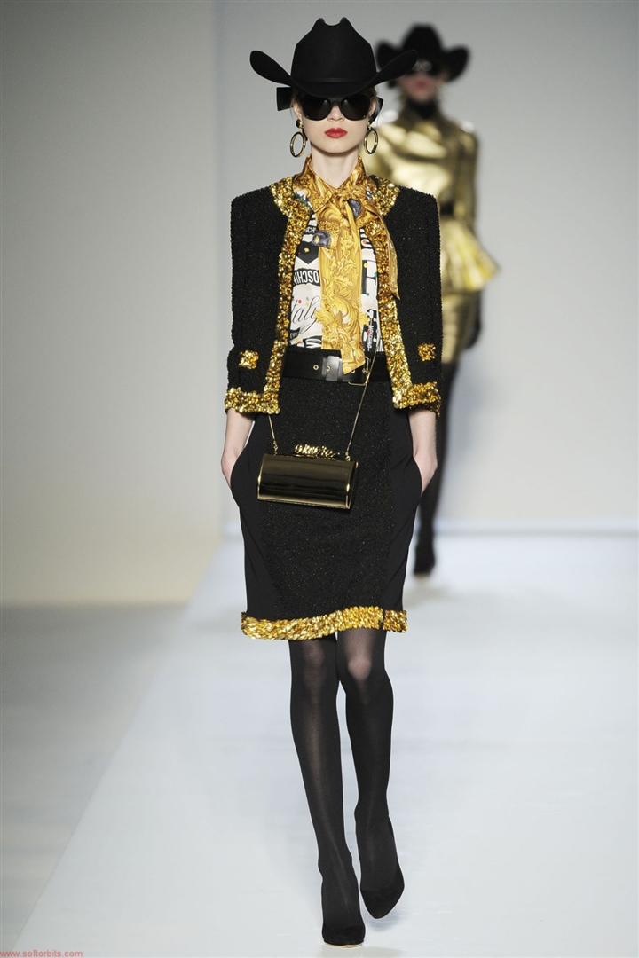 Moschino 2010-2011 Sonbahar/Kış