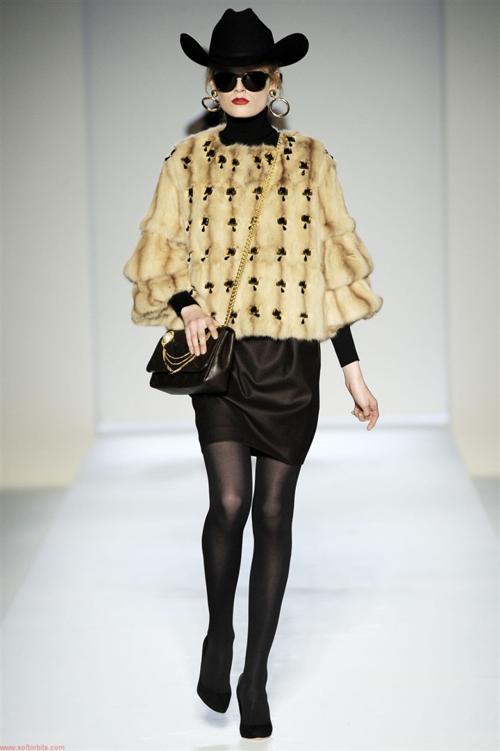 Moschino 2010-2011 Sonbahar/Kış