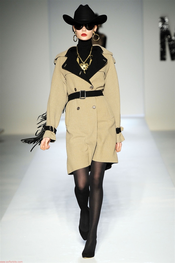 Moschino 2010-2011 Sonbahar/Kış