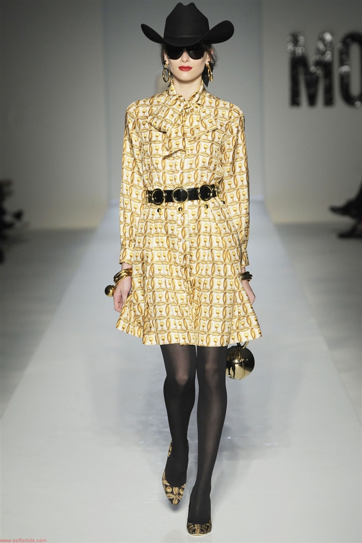 Moschino 2010-2011 Sonbahar/Kış