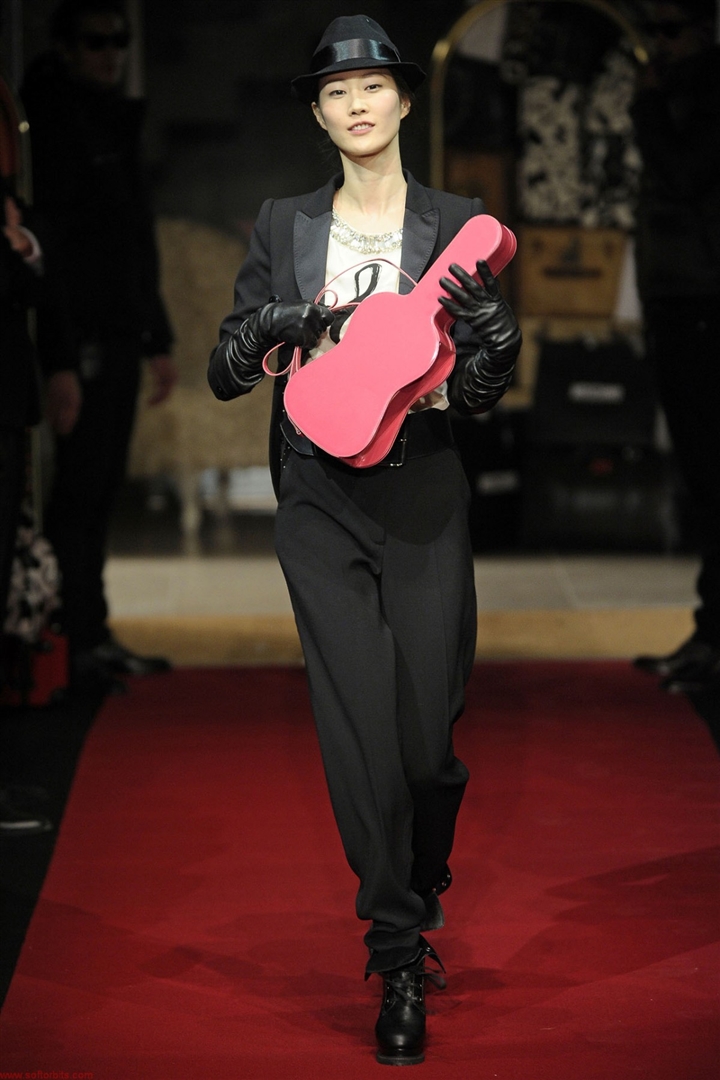 Moschino Cheap & Chic 2010-2011 Sonbahar/Kış