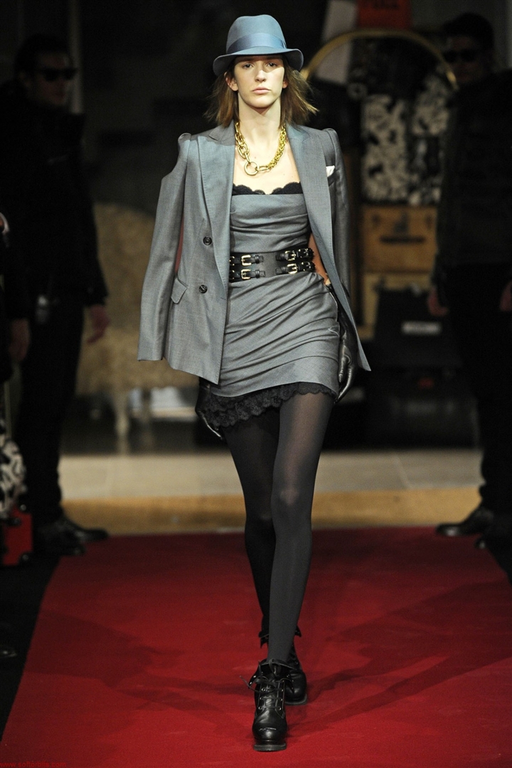 Moschino Cheap & Chic 2010-2011 Sonbahar/Kış