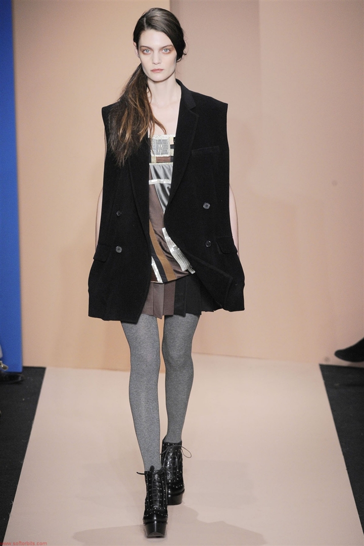 DKNY 2010-2011 Sonbahar/Kış