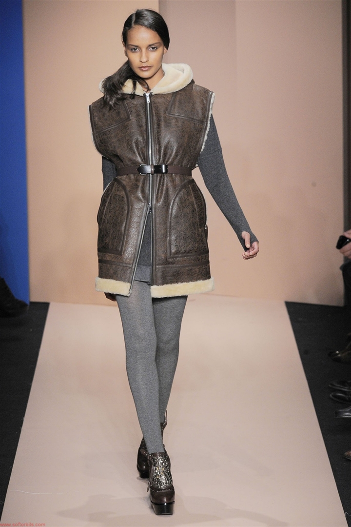 DKNY 2010-2011 Sonbahar/Kış