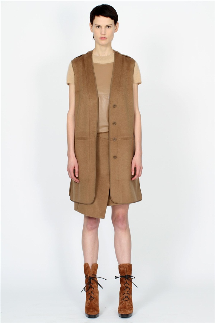 Reed Krakoff'un 2011 Pre-Fall Koleksiyonu'nda silüetler yükseliyor.