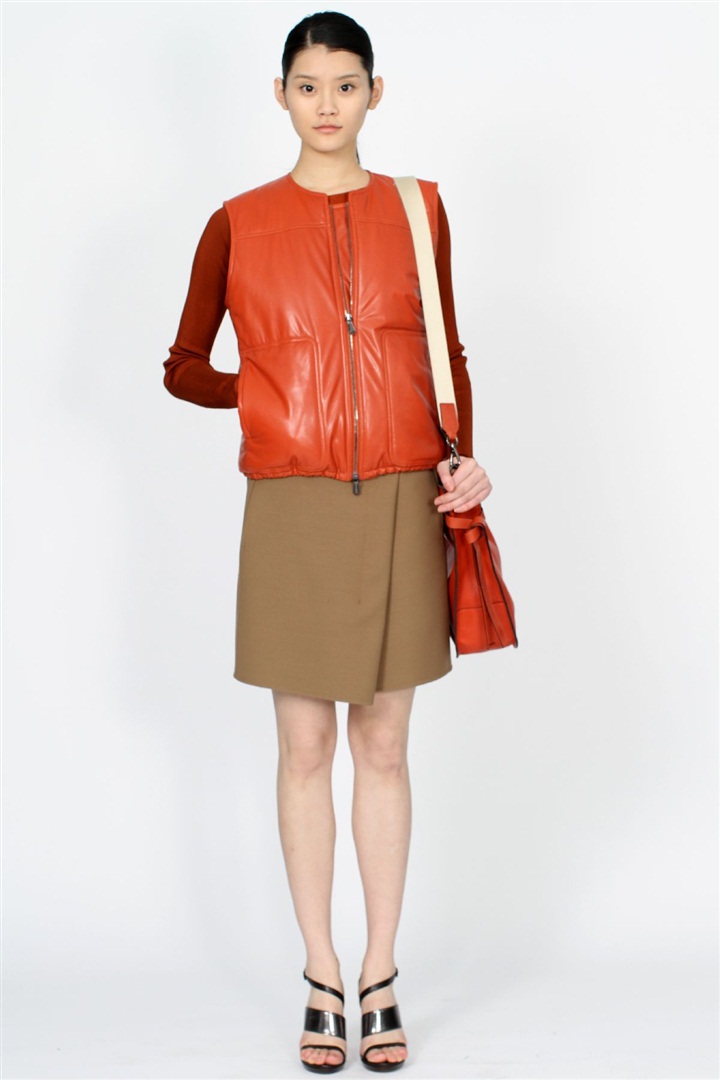 Reed Krakoff'un 2011 Pre-Fall Koleksiyonu'nda silüetler yükseliyor.