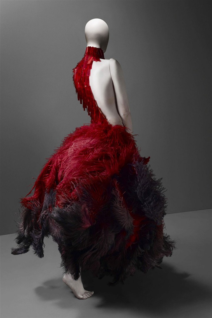 New York Metropolitan Müzesi'ndeki Alexander McQueen sergisi için son gün 7 Ağustos.