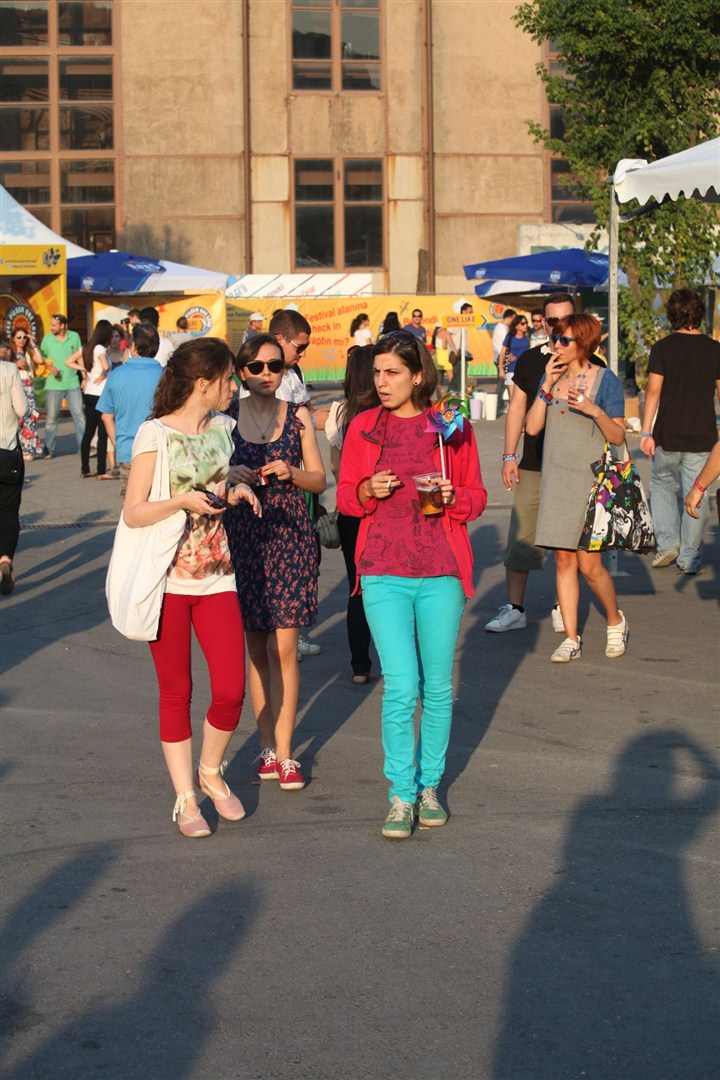 Efes One Love Festivali, geçtiğimiz haftasonu yoğun bir katılımla gerçekleşti.