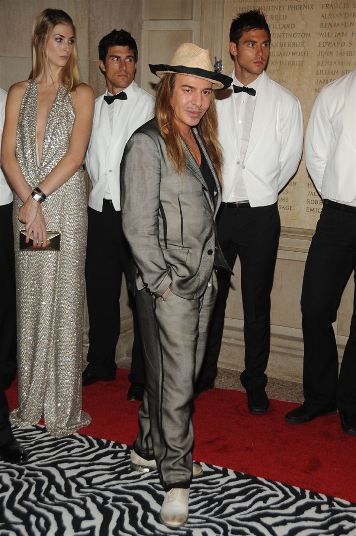 Met Costume Institute Gala'dan son yıllarda görüntülenmiş en ışıltılı görünümler.