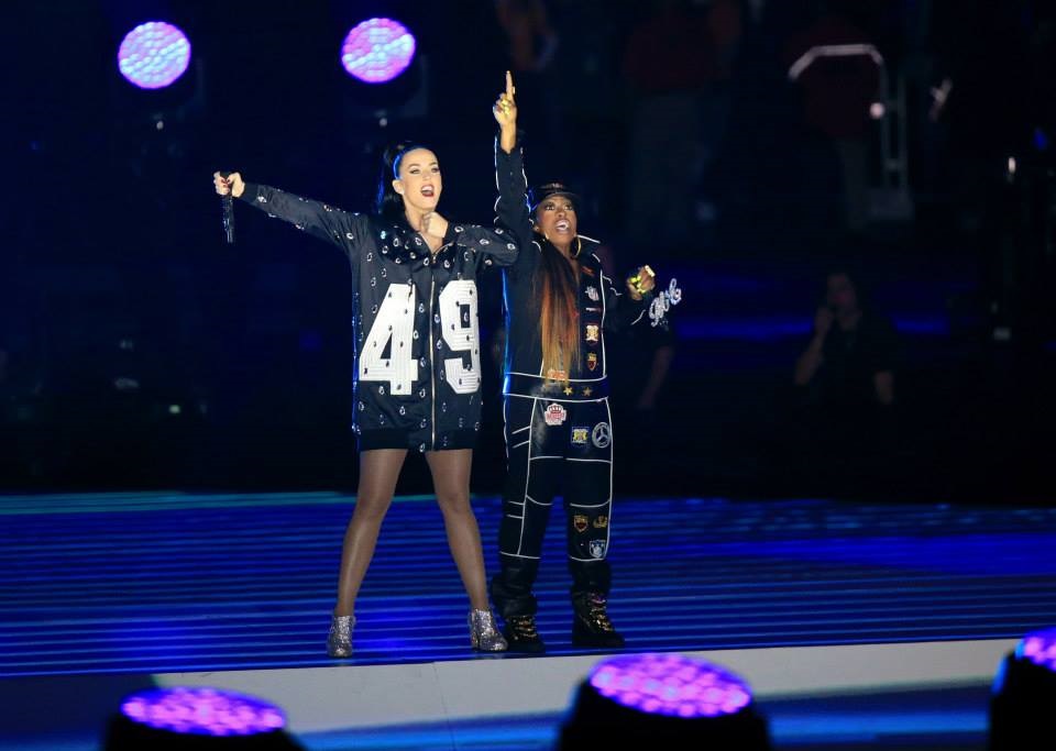 Katy Perry'nin Moschino Görünümleri