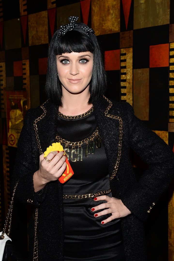 Katy Perry'nin Moschino Görünümleri